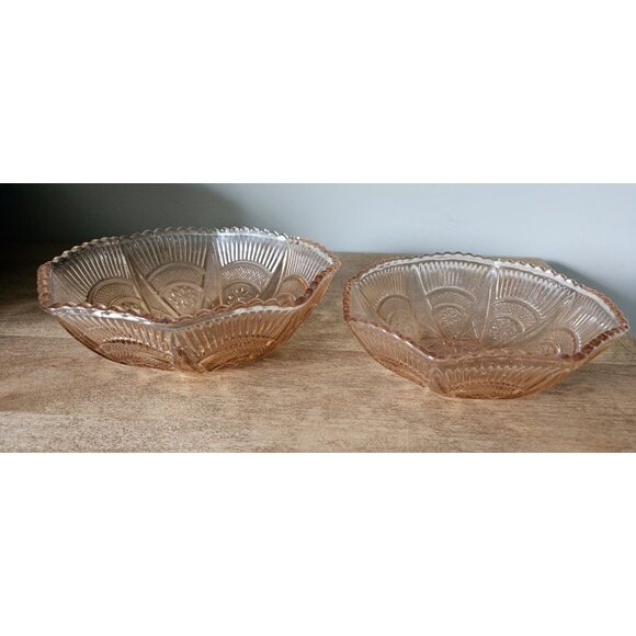 Set Of 2 Small And Medium Peach Coloured Depression Glass Bowls - Picture 2 of 9